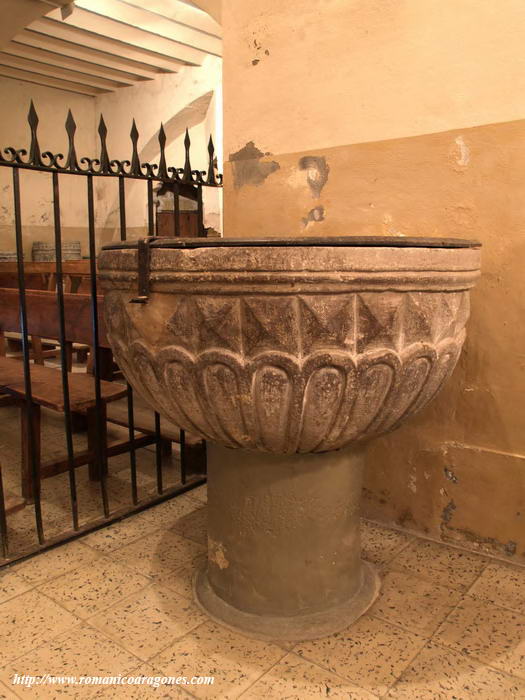 PILA BAUTISMAL DEL TEMPLO
